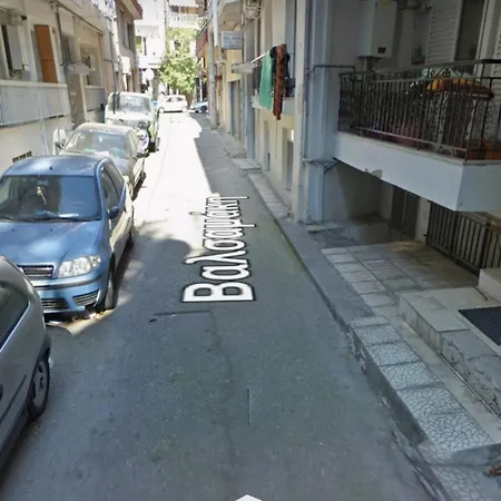 Io Apartment *